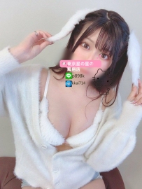 官能的な小さな口、ピンク色で誘惑的