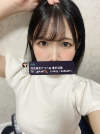 源氏名の通り、甘く可愛い笑顔でお出迎え。
